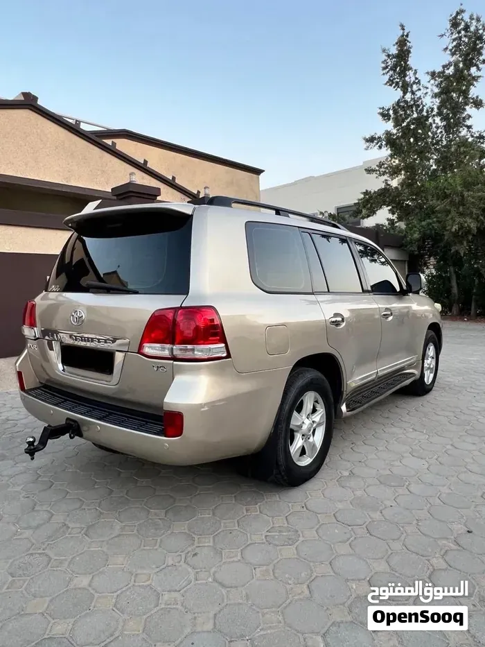 Toyota Land Cruiser 2010 photo 3