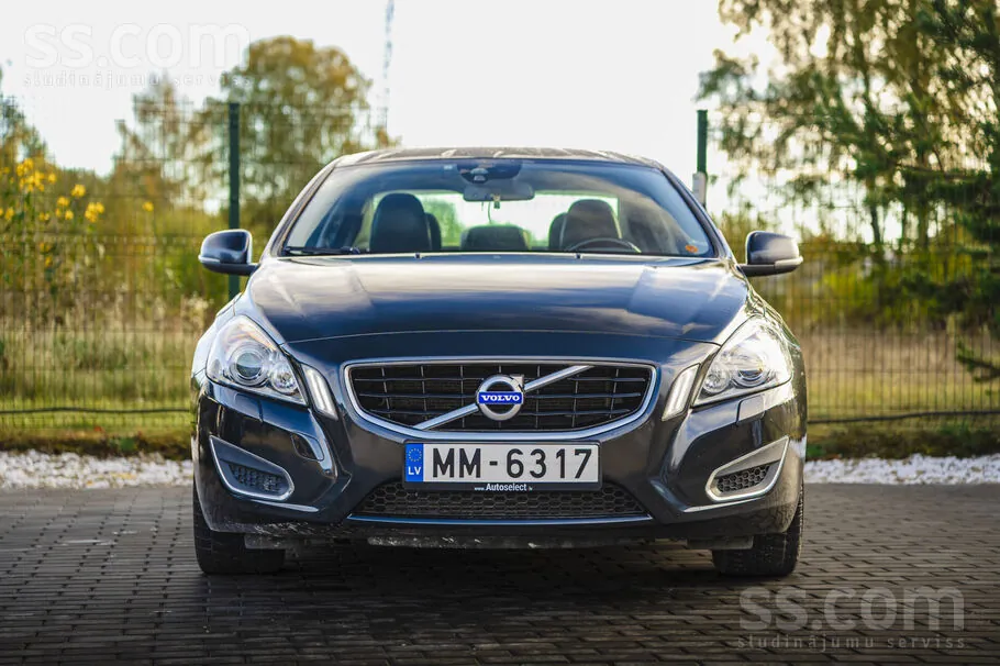Volvo S60 2011 photo 2