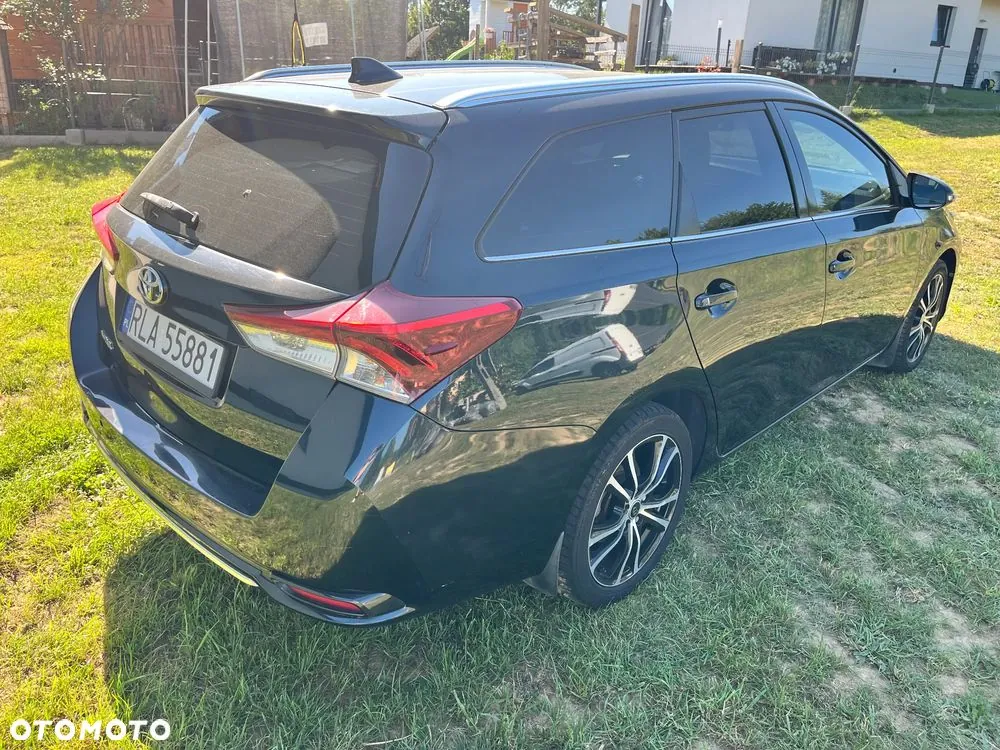 Toyota Auris 2017 photo 4