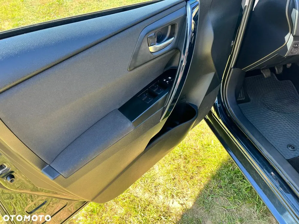 Toyota Auris 2017 photo 5