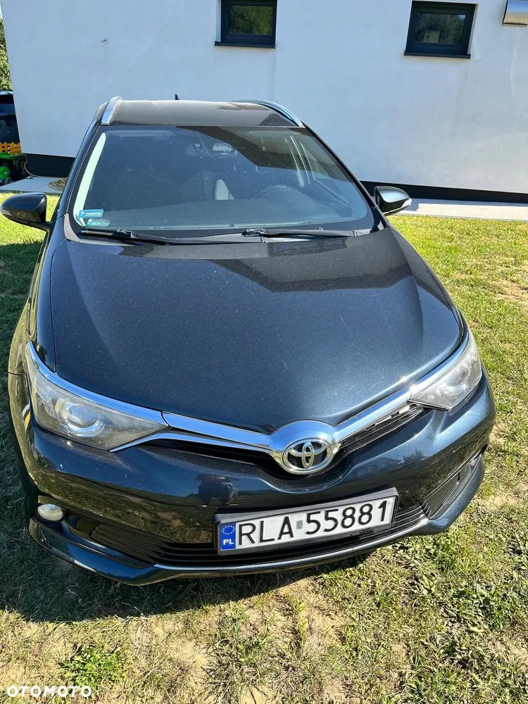 Toyota Auris 2017 photo 2