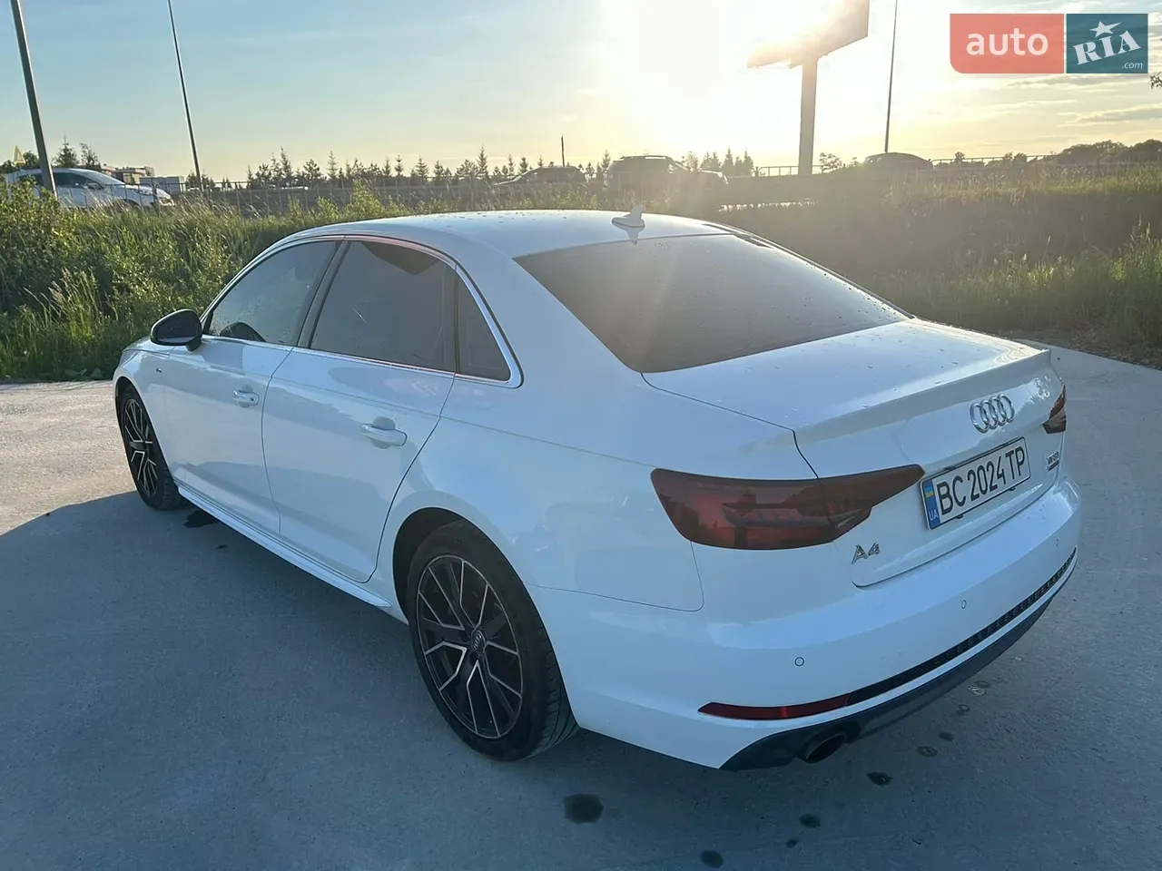 Audi A4 2018 photo 3