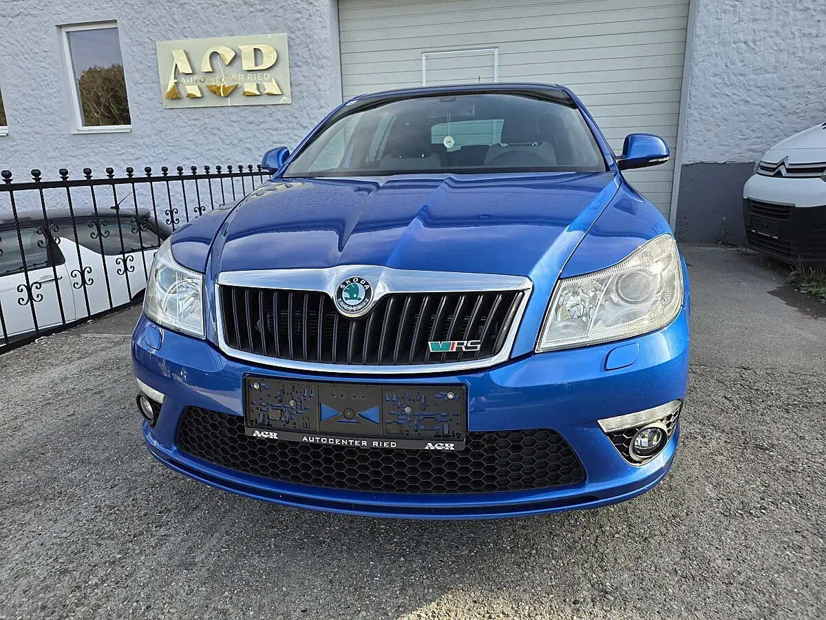 Skoda Octavia 2011 photo 2