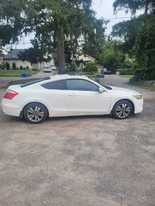 Honda Accord 2010 photo 2