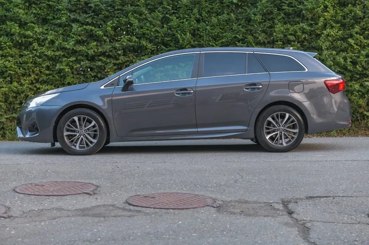 Toyota Avensis 2019 photo 2