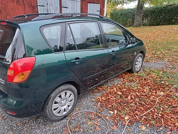 Toyota Corolla Verso 2003 photo 3
