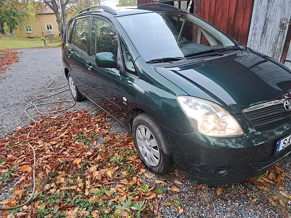 Toyota Corolla Verso 2003 photo 2