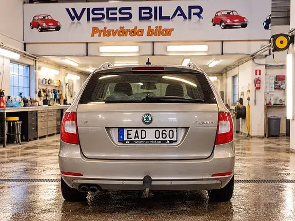 Skoda Superb 2013 photo 5