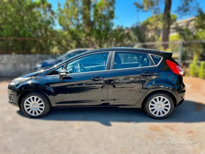 Ford Fiesta 2014 photo 2