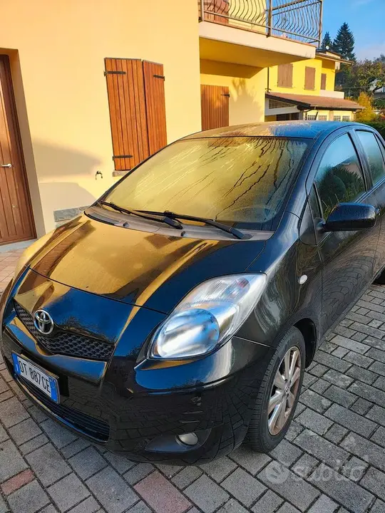 Toyota Yaris 2009 photo 2