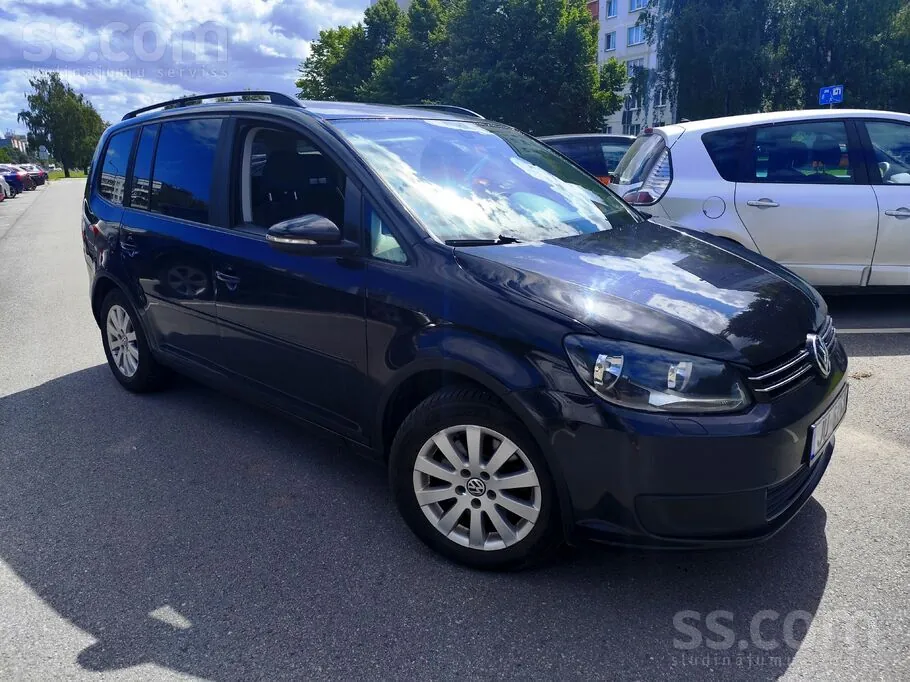 Volkswagen Touran 2011 photo 3