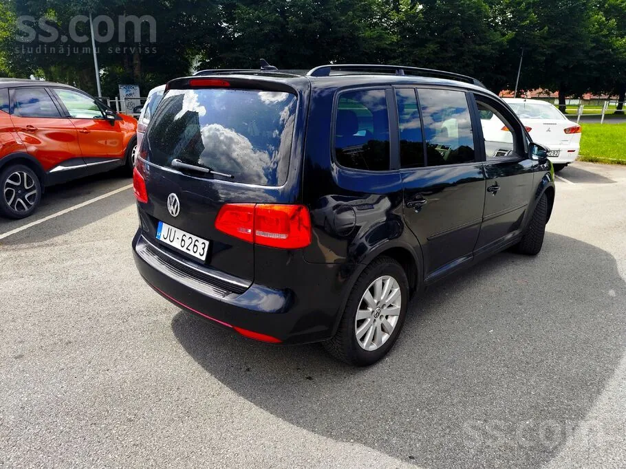 Volkswagen Touran 2011 photo 5