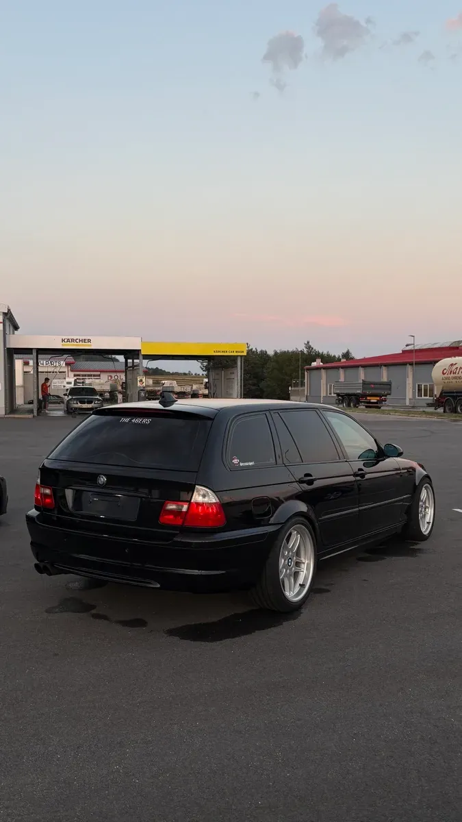 BMW 3 Series 2004 photo 3