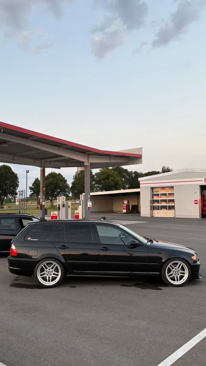 BMW 3 Series 2004 photo 2
