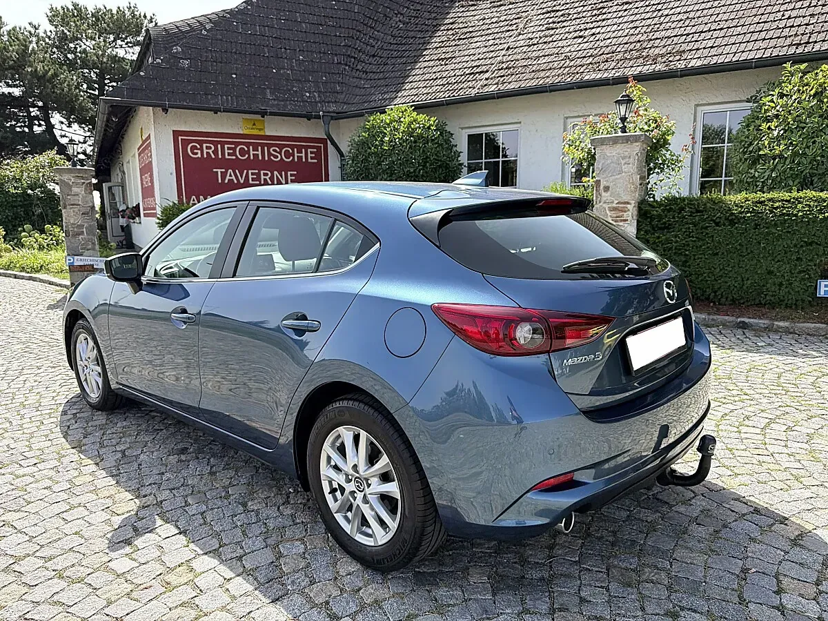 Mazda Mazda3 2018 photo 3