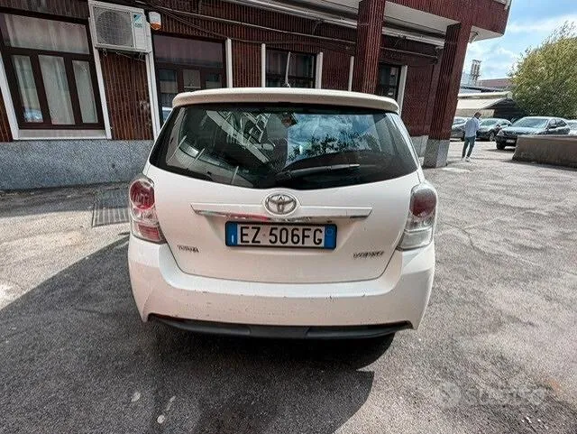 Toyota Verso 2015 photo 3