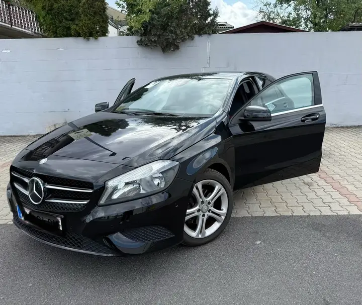 Mercedes-Benz A-Class 2015 photo 2