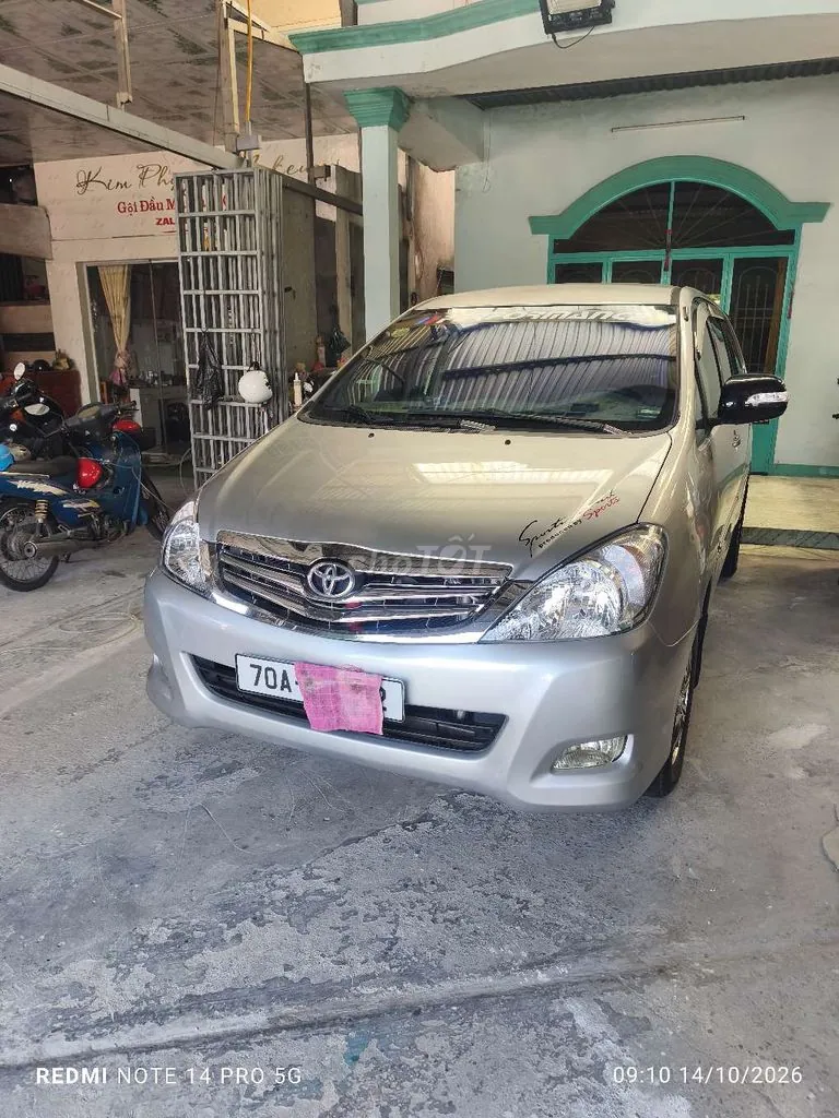 Toyota Innova 2010 photo 2