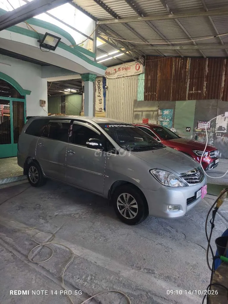 Toyota Innova 2010 photo 4