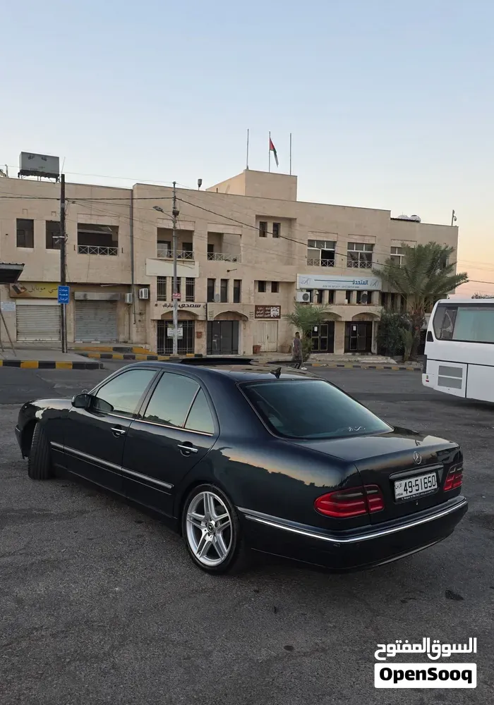 Mercedes-Benz E-Class 2001 photo 2