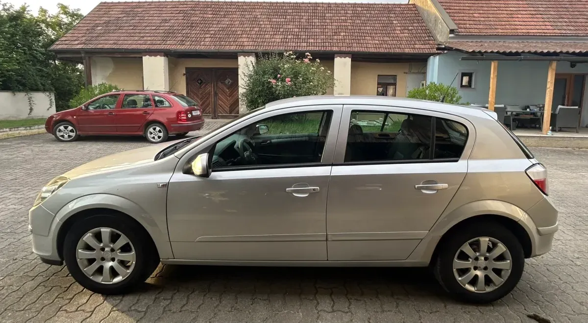 Opel Astra 2005 photo 2