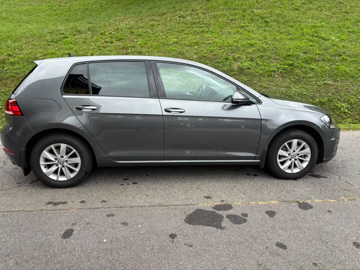 Volkswagen Golf 2018 photo 2