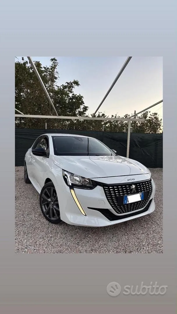 Peugeot 208 2021 photo 3