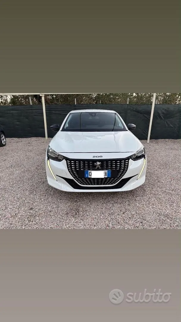 Peugeot 208 2021 photo 2