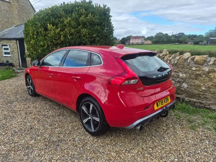 Volvo V40 2018 photo 3