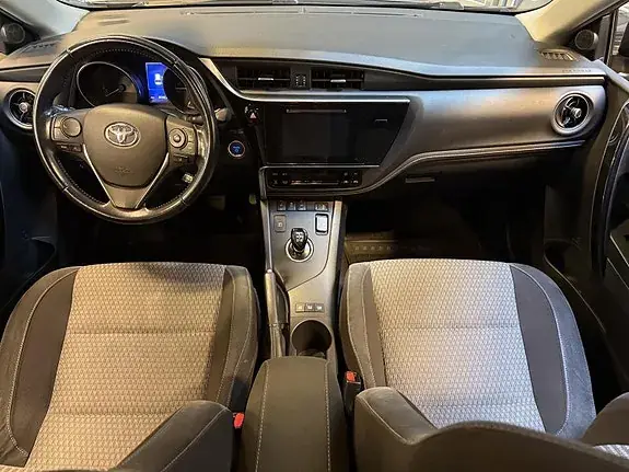 Toyota Auris 2017 photo 4
