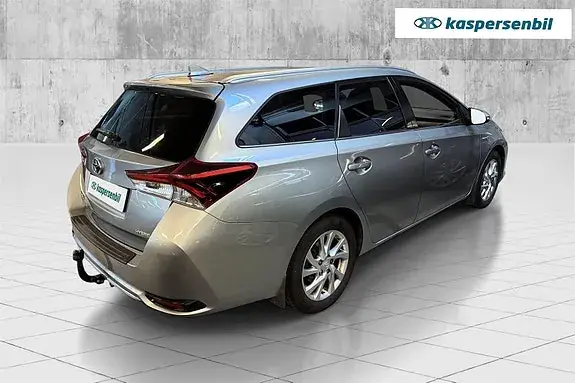 Toyota Auris 2017 photo 2