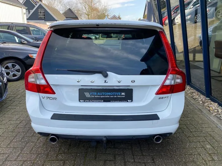 Volvo V70 2010 photo 3