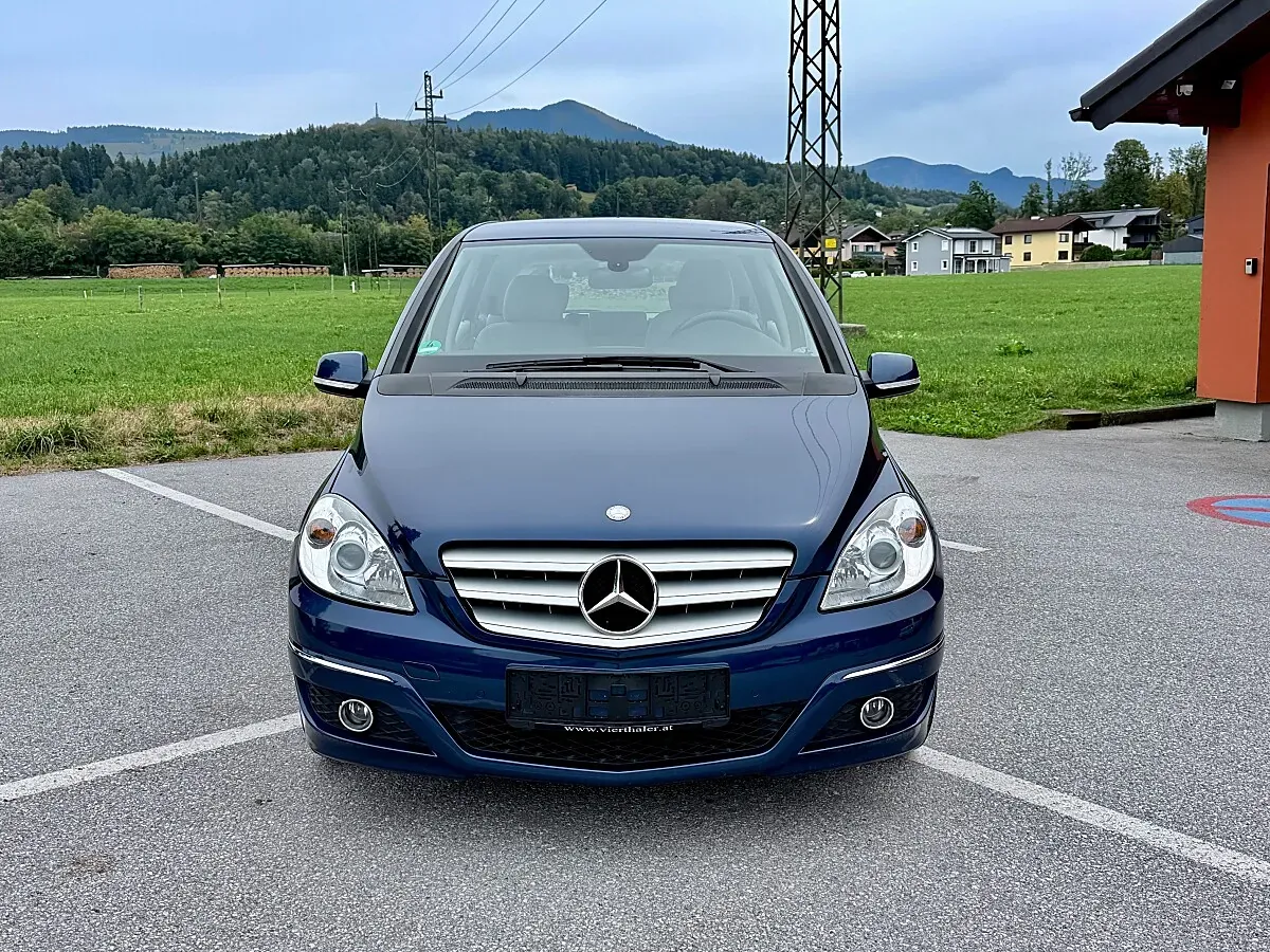 Mercedes-Benz B-Class 2010 photo 2