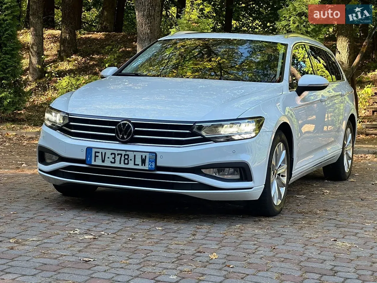 Volkswagen Passat 2020 photo 2