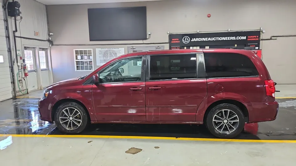 Dodge Grand Caravan 2017 photo 2
