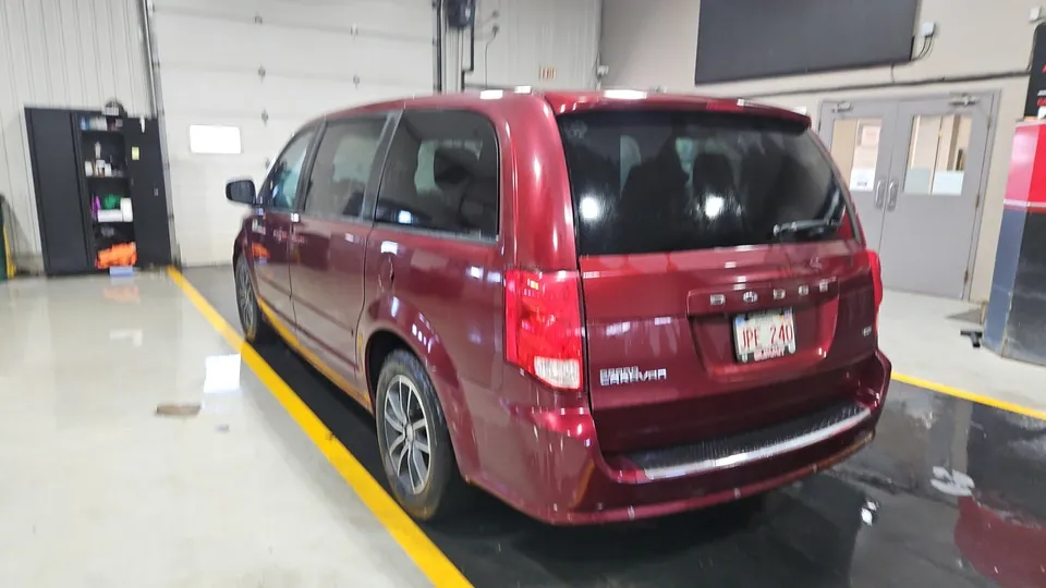 Dodge Grand Caravan 2017 photo 3