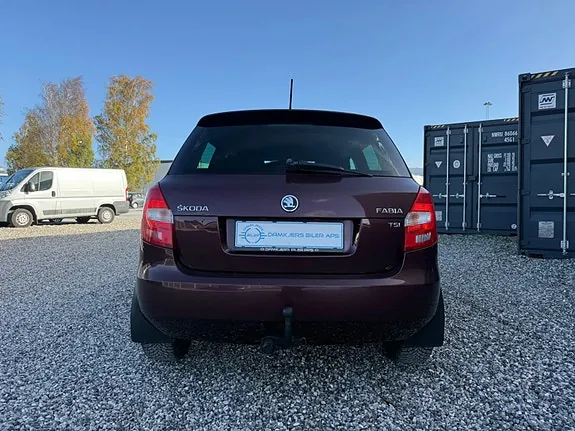 Skoda Fabia 2013 photo 5
