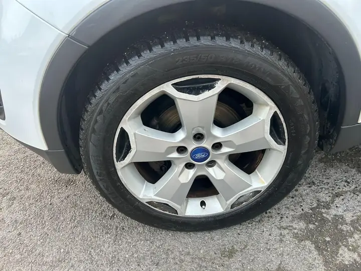 Ford Kuga 2010 photo 3