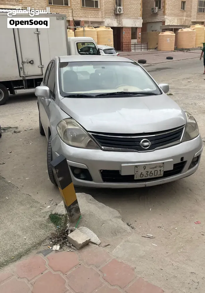 Nissan Tiida 2011 photo 4