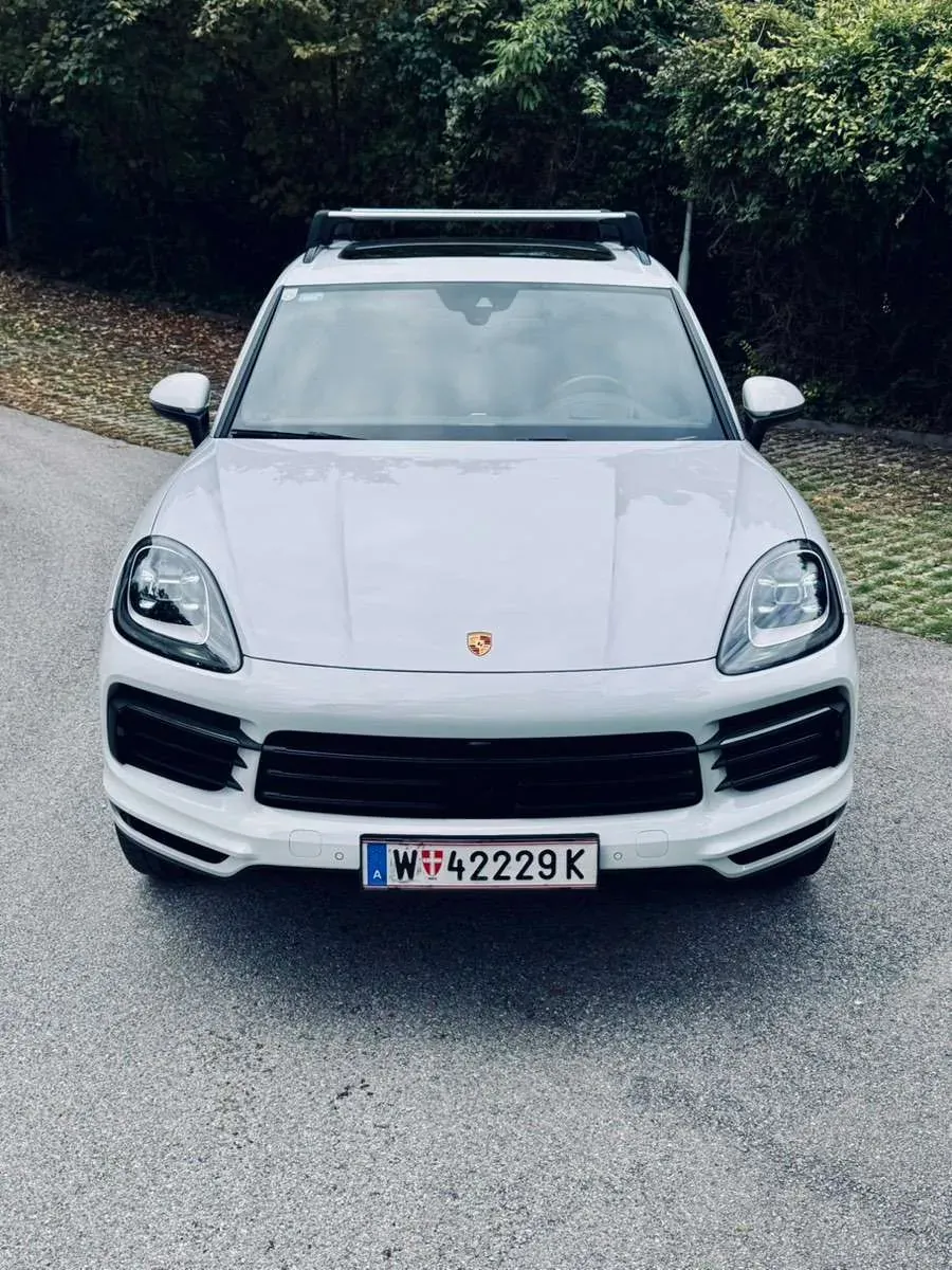 Porsche Cayenne 2019 photo 2
