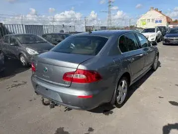 Skoda Superb 2010 photo 3