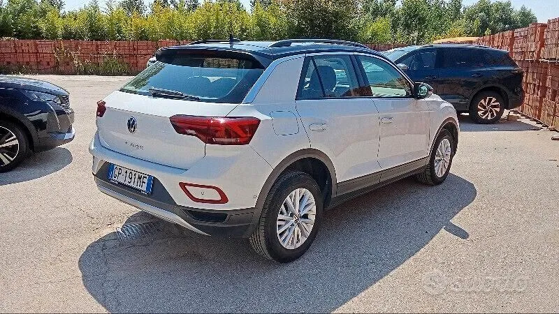 Volkswagen T-Roc 2023 photo 5