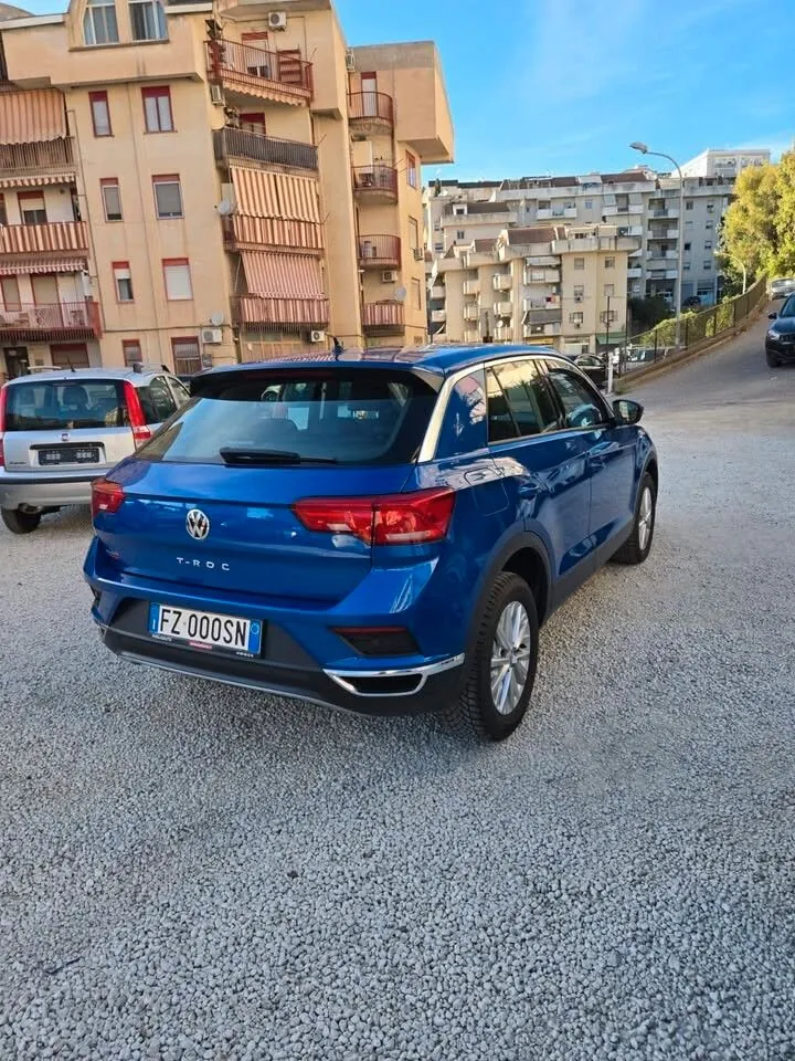 Volkswagen T-Roc 2020 photo 2