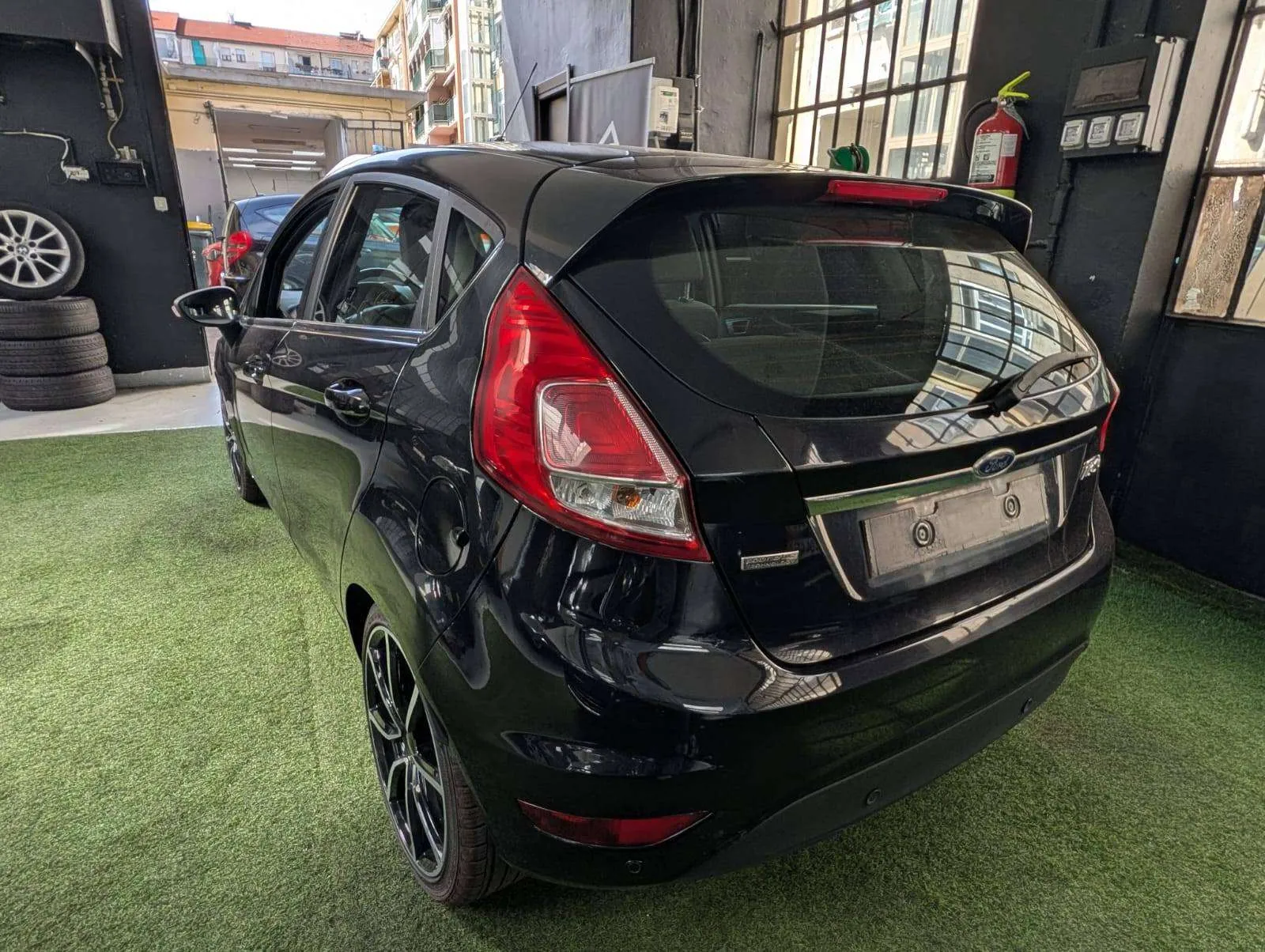 Ford Fiesta 2013 photo 2