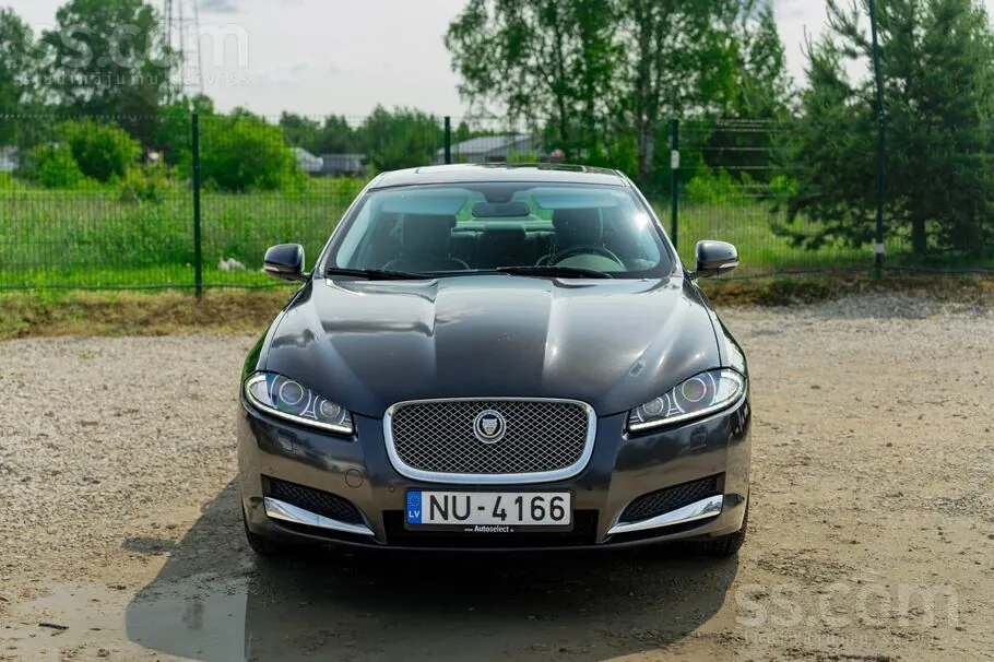 Jaguar Xf 2013 photo 2