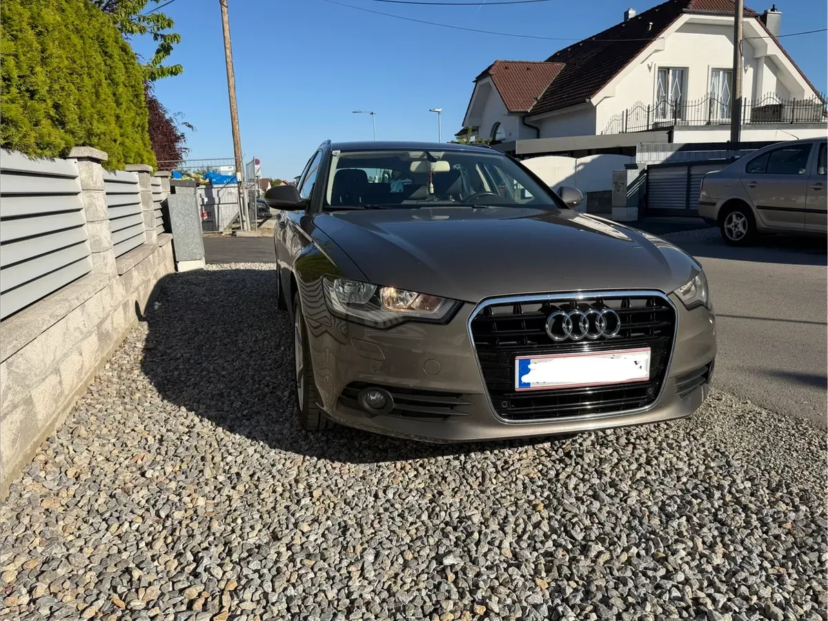 Audi A6 Avant 2011 photo 2