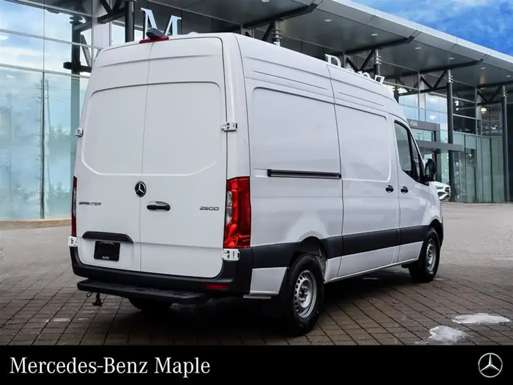 Mercedes-Benz Sprinter 2026 photo 4
