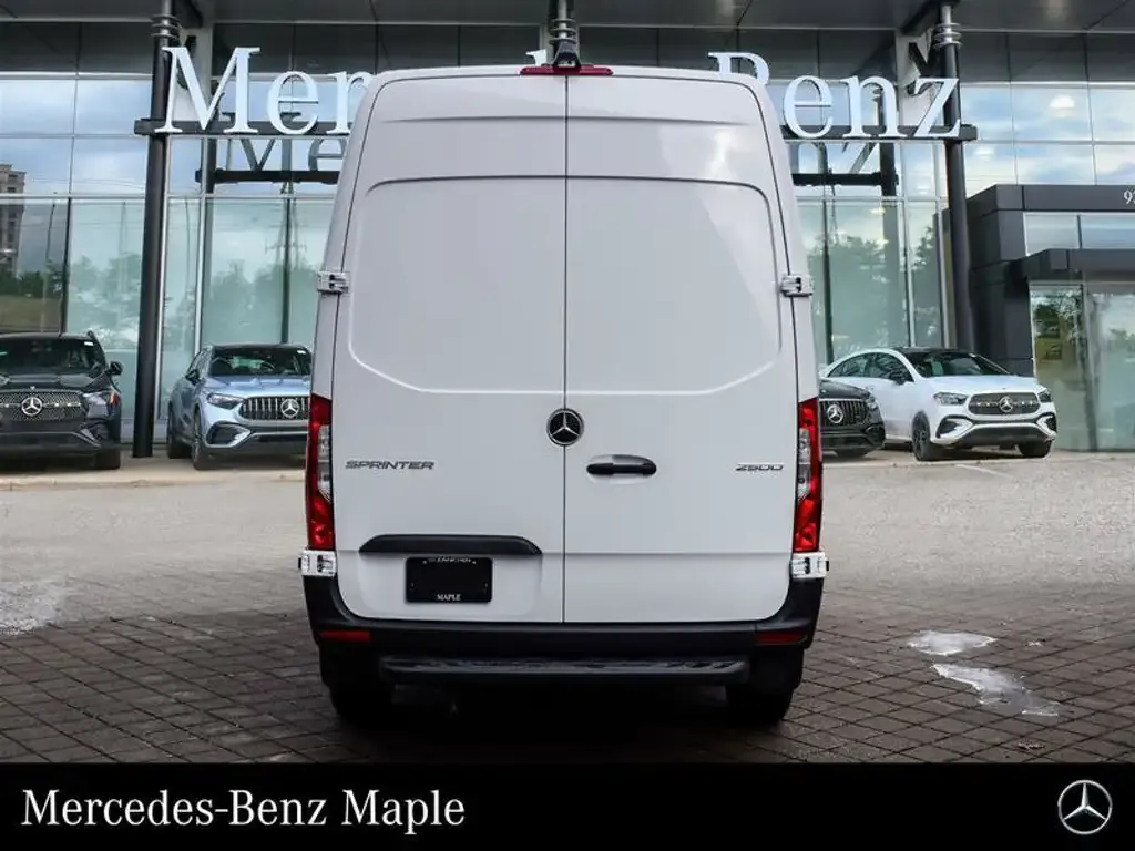 Mercedes-Benz Sprinter 2026 photo 5