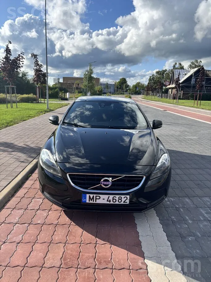 Volvo V40 2015 photo 2