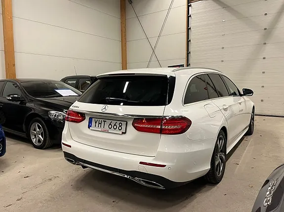 Mercedes-Benz E220 2017 photo 3